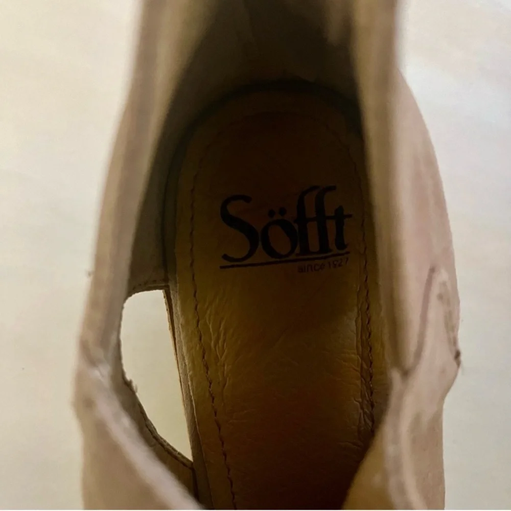 Sofft Women's Tan Catelyn Suede Peep-Toe Ankle Bootie Heel Shoes